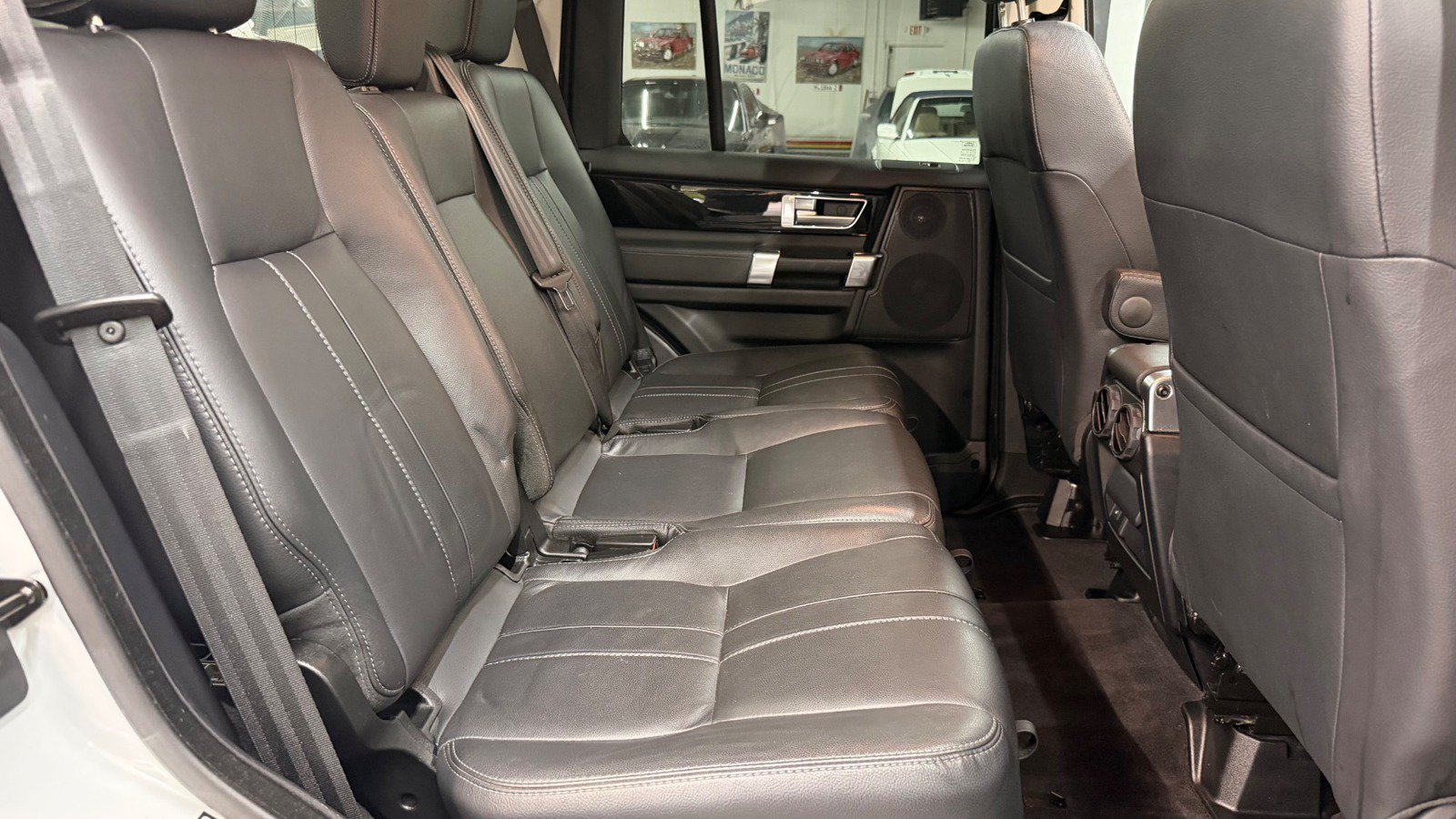 Used 2016 Land Rover LR4 HSE AWD/4WD image 30