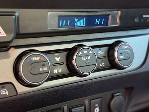 Used 2023 Toyota Tacoma TRD Off-Road w/ Technology Package image 17