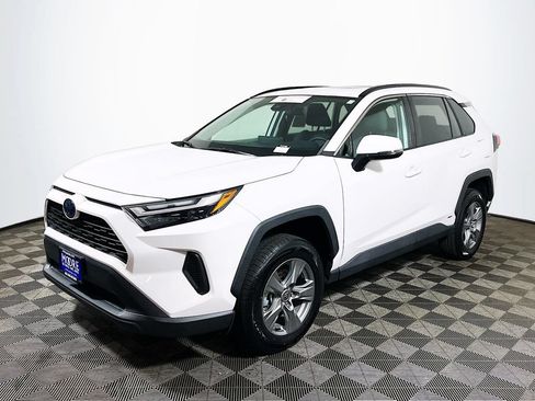 Certified 2022 Toyota RAV4 XLE w/ Convenience Package AWD/4WD image 3