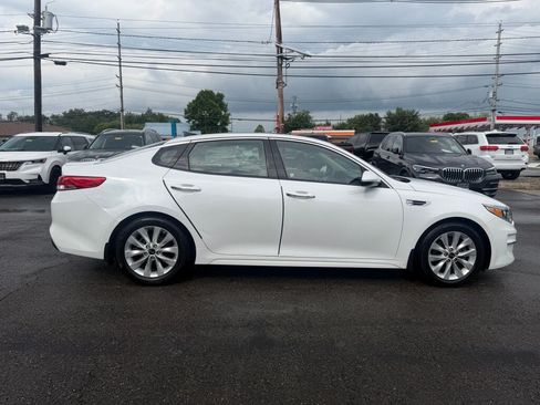 Used 2016 Kia Optima EX w/ Premium Package FWD image 8
