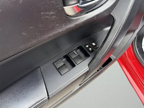 Used 2014 Toyota Corolla S image 17