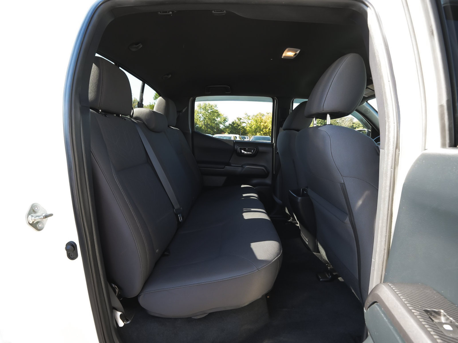 Used 2016 Toyota Tacoma TRD Sport w/ Towing Package AWD/4WD image 35