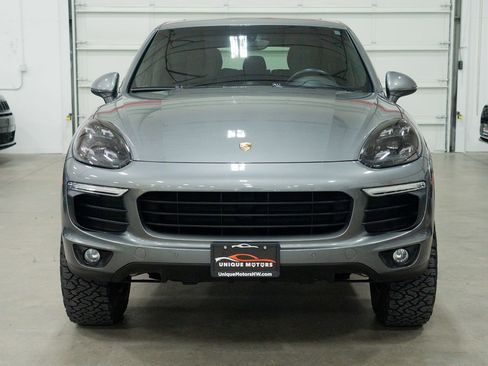 Used 2016 Porsche Cayenne image 2