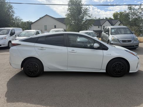 Used 2018 Toyota Prius Two w/ Prius Two Safety Plus Package FWD image 3
