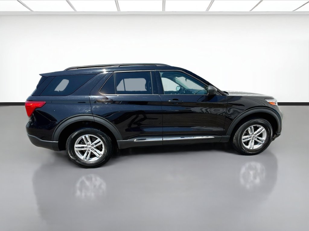 Used 2022 Ford Explorer XLT AWD/4WD image 4