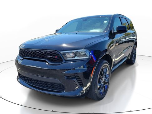 Used 2023 Dodge Durango GT w/ Blacktop Package AWD/4WD image 3