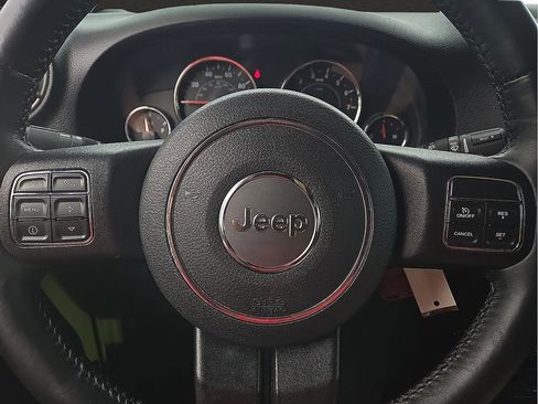 Used 2016 Jeep Wrangler Unlimited Rubicon w/ Connectivity Group AWD/4WD image 19