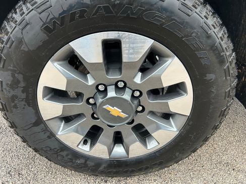 Used 2026 Chevrolet Silverado 2500 Custom w/ Custom Value Package image 8