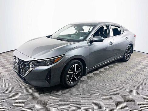 Certified 2025 Nissan Sentra SV image 1