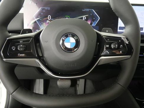 Used 2025 BMW 530i w/ Premium Package image 18