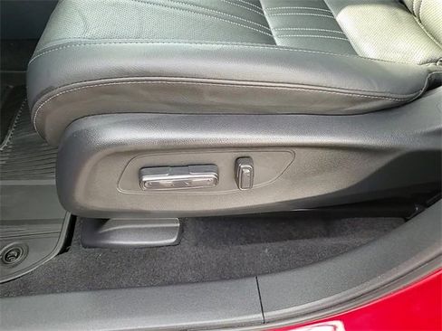 Used 2025 Honda HR-V EX-L image 12