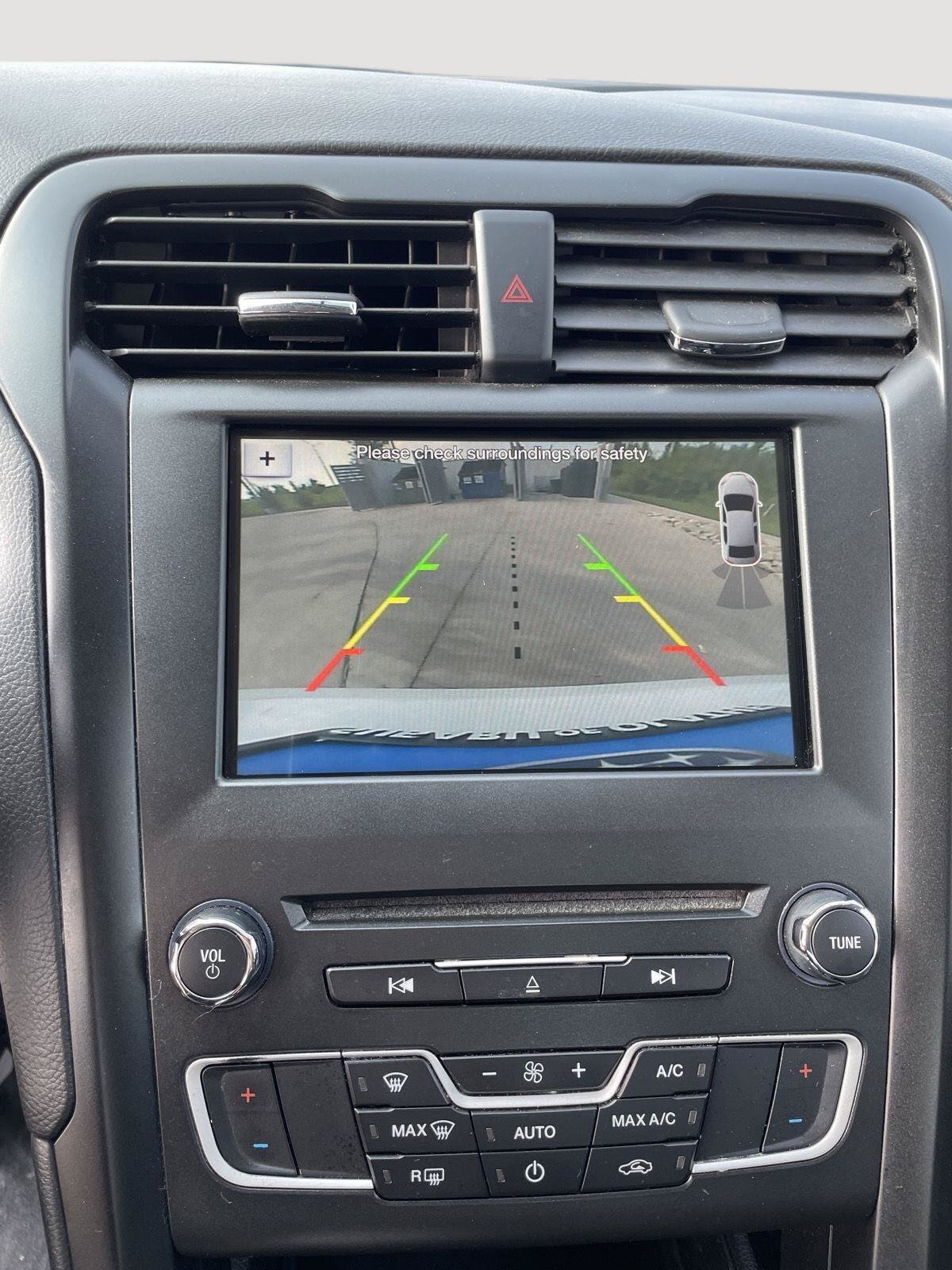 Used 2018 Ford Fusion SE w/ Equipment Group 201A FWD image 23
