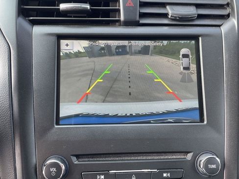 Used 2018 Ford Fusion SE w/ Equipment Group 201A FWD image 23