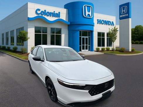 Used 2025 Honda Accord SE image 9