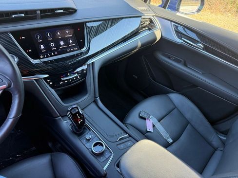 Certified 2025 Cadillac XT6 Premium Luxury image 34