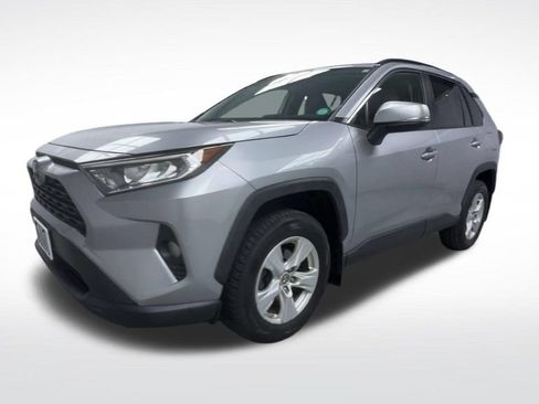 Used 2019 Toyota RAV4 XLE w/ Convenience Package AWD/4WD image 4