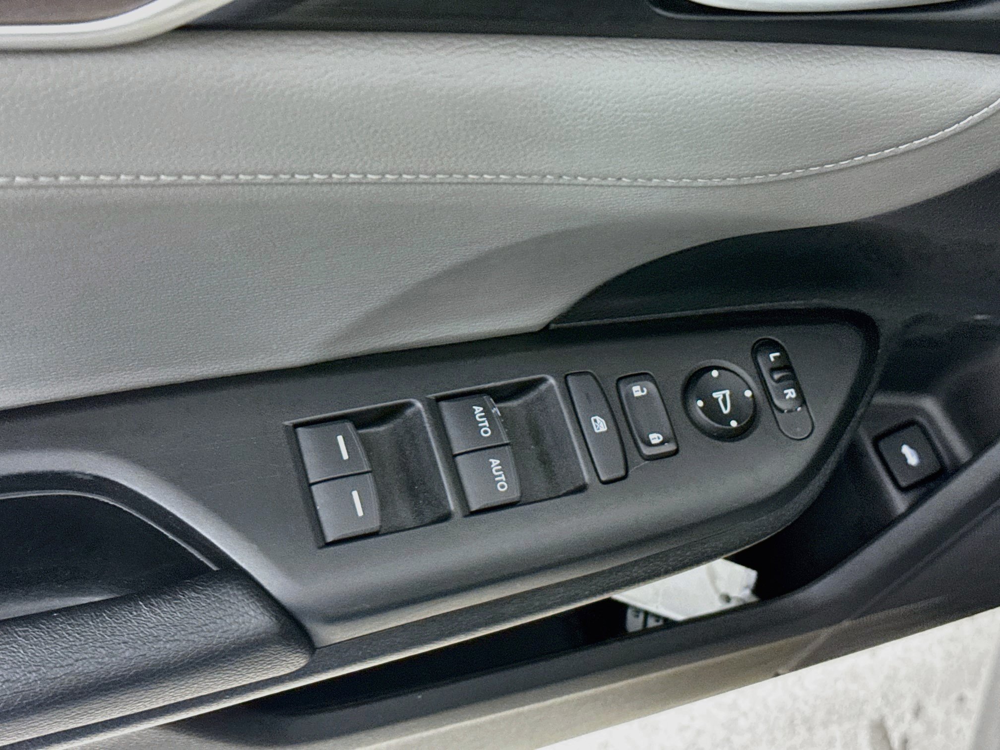 Used 2018 Honda Civic Touring image 21