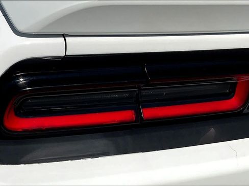 Used 2019 Dodge Challenger SXT RWD image 28