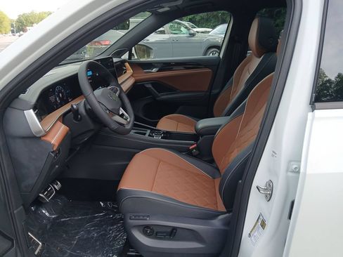 New 2026 Volkswagen Tiguan SEL R-Line AWD/4WD image 9