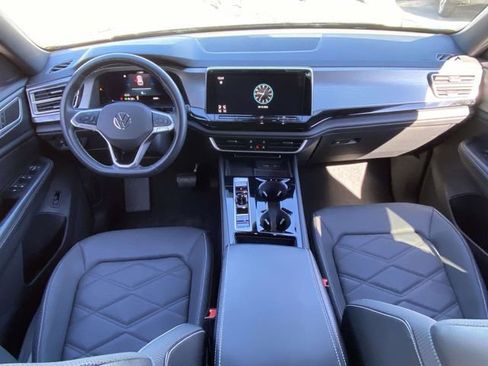 Used 2024 Volkswagen Atlas Cross Sport SE image 10
