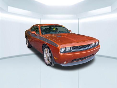 Used 2011 Dodge Challenger R/T RWD image 4