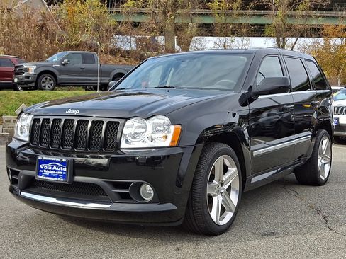 Used 2006 Jeep Grand Cherokee SRT8 w/ SRT Option Group I image 4