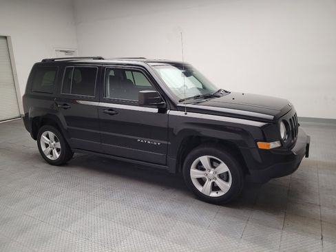 Used 2017 Jeep Patriot Latitude FWD image 11