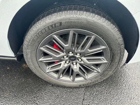 New 2025 Ford Expedition Platinum w/ Stealth Performance Package image 60