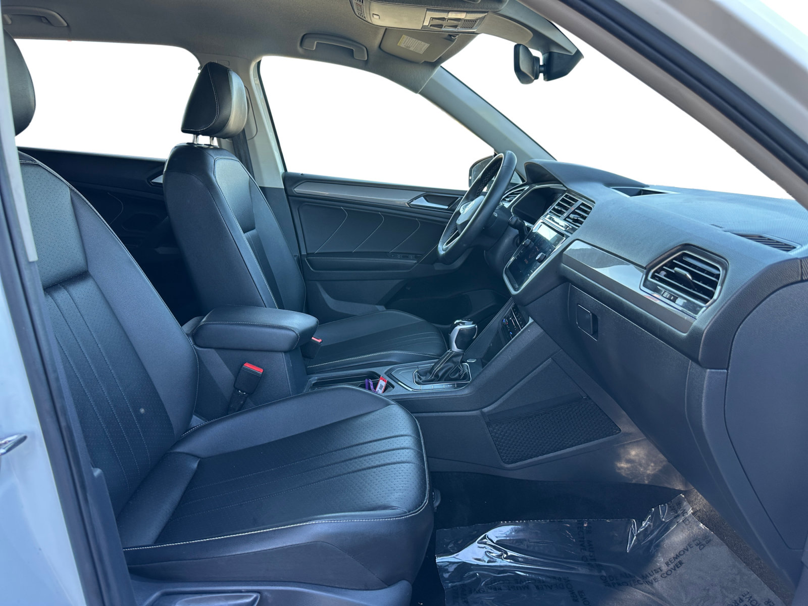 Used 2023 Volkswagen Tiguan SE FWD image 15