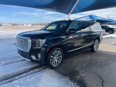Used 2021 GMC Yukon XL Denali image 1