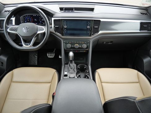 Used 2022 Volkswagen Atlas Cross Sport SEL R-Line image 10