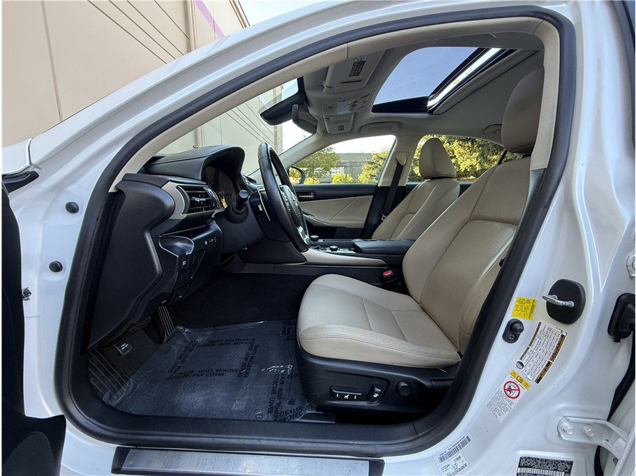 Used 2017 Lexus IS 200t RWD image 8