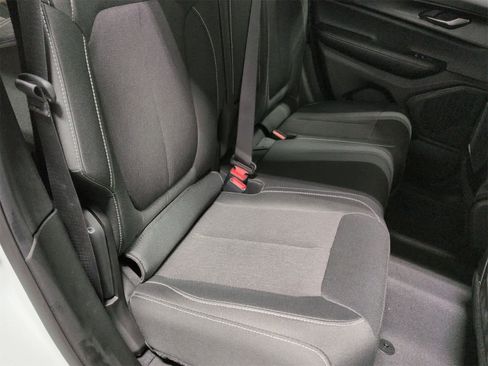 Used 2025 Jeep Grand Cherokee Laredo X w/ Luxury Tech Group I image 22