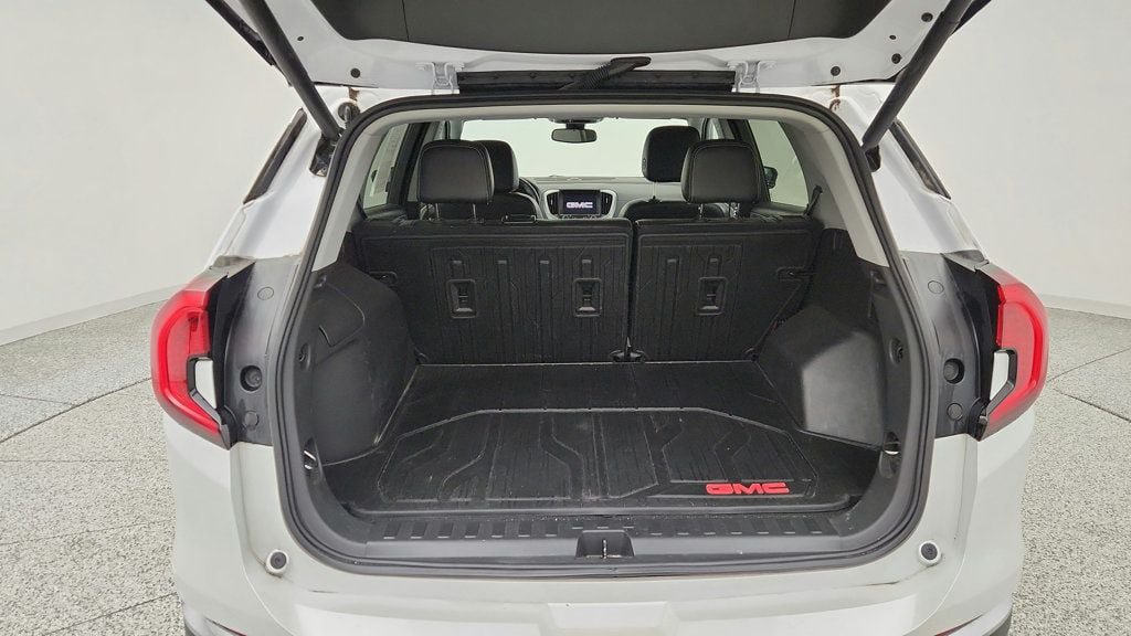 Used 2023 GMC Terrain SLT w/ LPO, Floor Liner Package AWD/4WD image 21