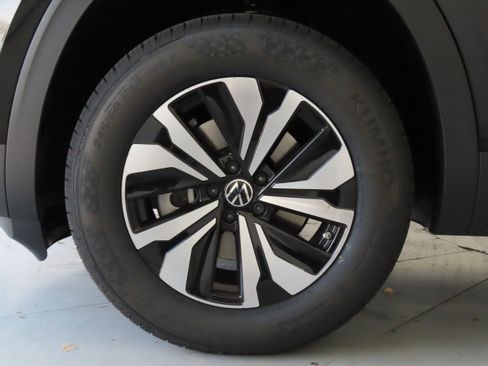 New 2026 Volkswagen Atlas SE image 27