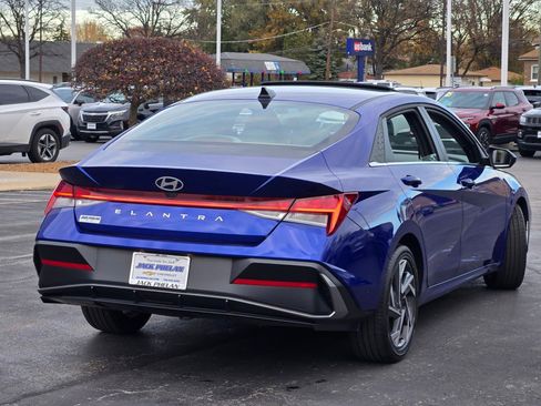Used 2025 Hyundai Elantra SEL image 10