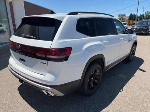 New 2026 Volkswagen Atlas Peak Edition AWD/4WD image 7