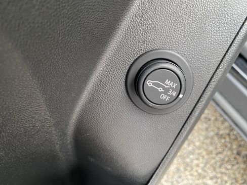 Used 2020 Chevrolet Equinox LT image 19