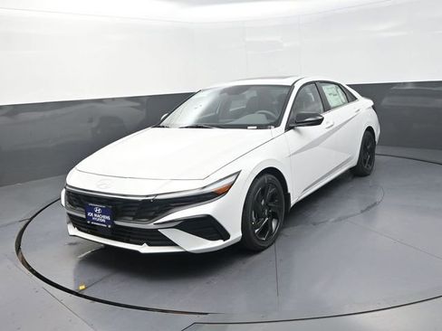 New 2026 Hyundai Elantra SEL Sport Premium FWD image 4