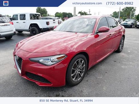 Used 2017 Alfa Romeo Giulia AWD image 5