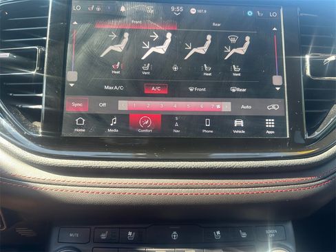 Used 2024 Dodge Durango GT image 22