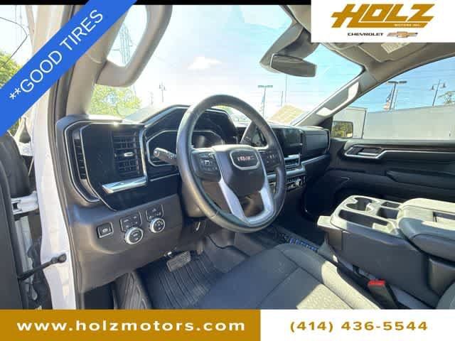 Certified 2024 GMC Sierra 1500 Elevation w/ LPO, Elevation Black Package AWD/4WD image 10