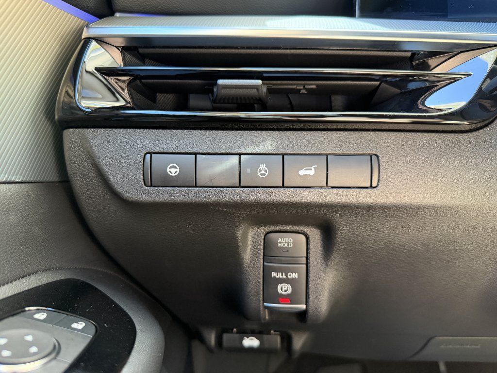 Used 2025 Nissan Murano SL AWD/4WD image 26