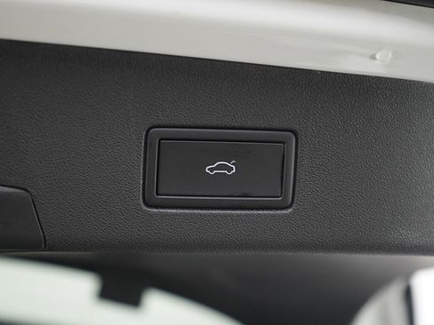 Used 2023 Volkswagen ID.4 Pro S image 17