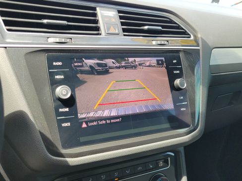 Used 2018 Volkswagen Tiguan SE w/ Panoramic Sunroof Package FWD image 27