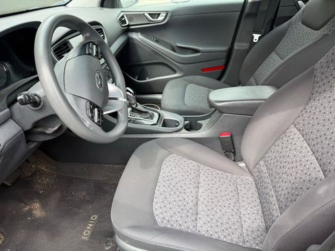 Used 2017 Hyundai Ioniq Blue FWD image 11