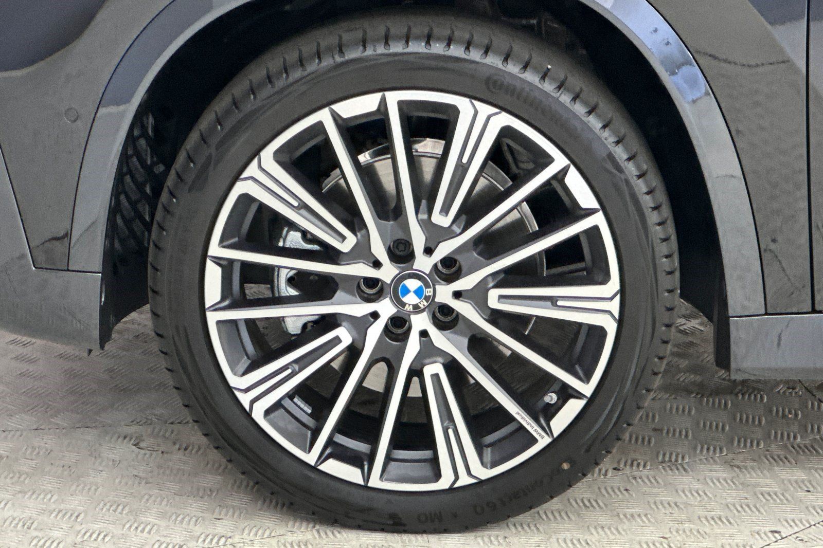 Used 2025 BMW X1 xDrive28i w/ Convenience Package AWD/4WD image 12