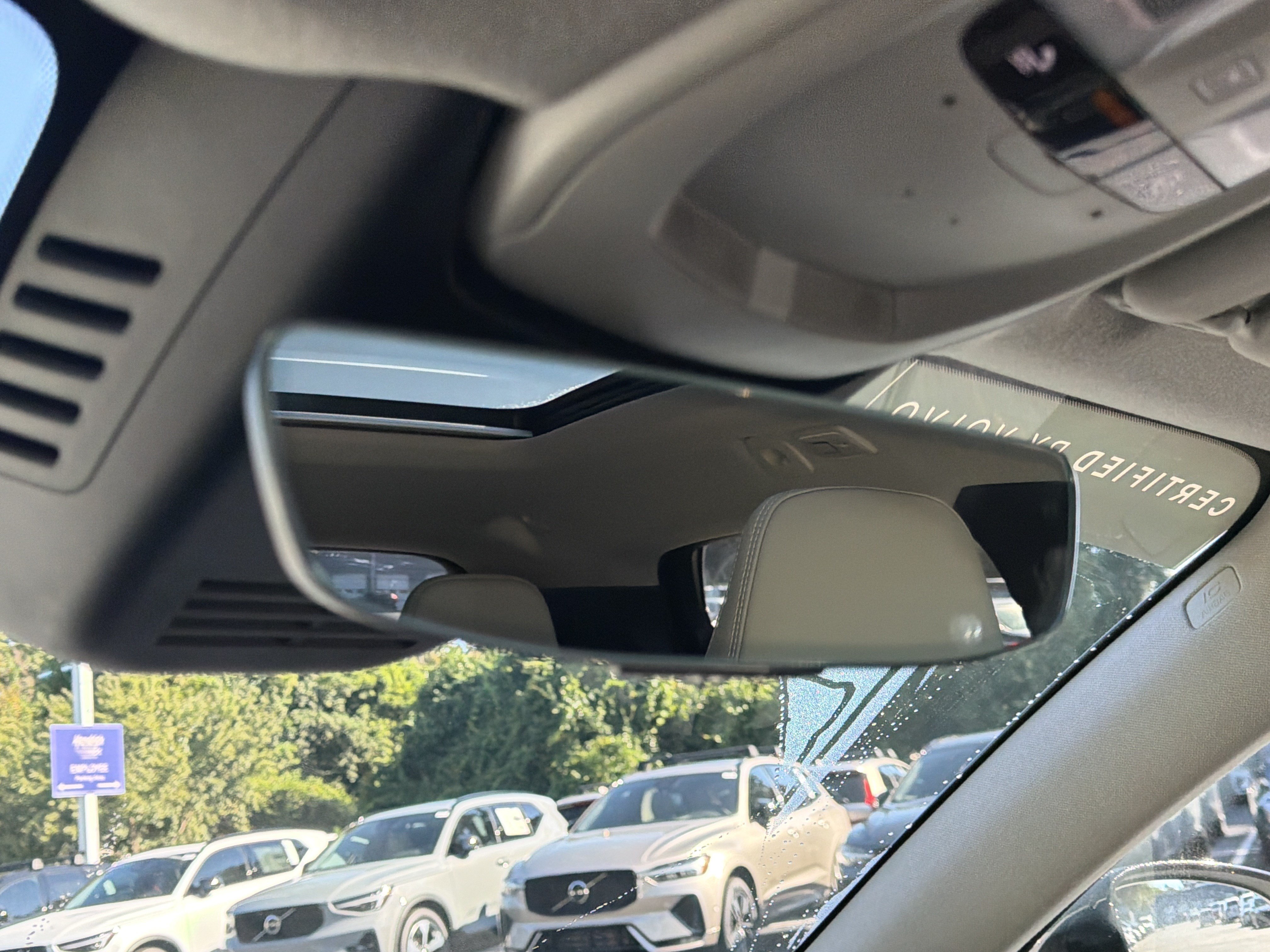 Certified 2024 Volvo XC40 B5 Plus w/ Protection Package Premier AWD/4WD image 27