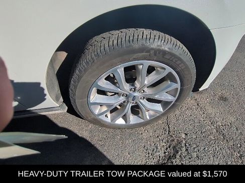 Used 2019 Ford Expedition Platinum image 3