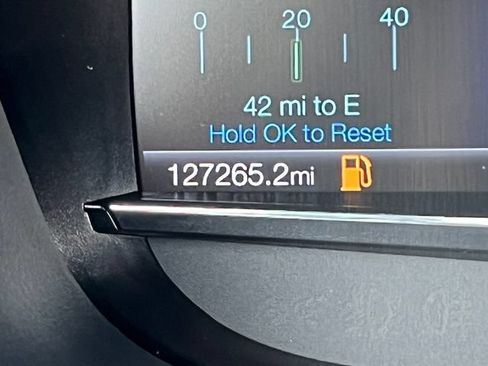 Used 2018 Ford Explorer XLT w/ Equipment Group 202A AWD/4WD image 6